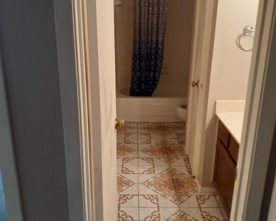 4th image of 1443 Gentle Bend Dr