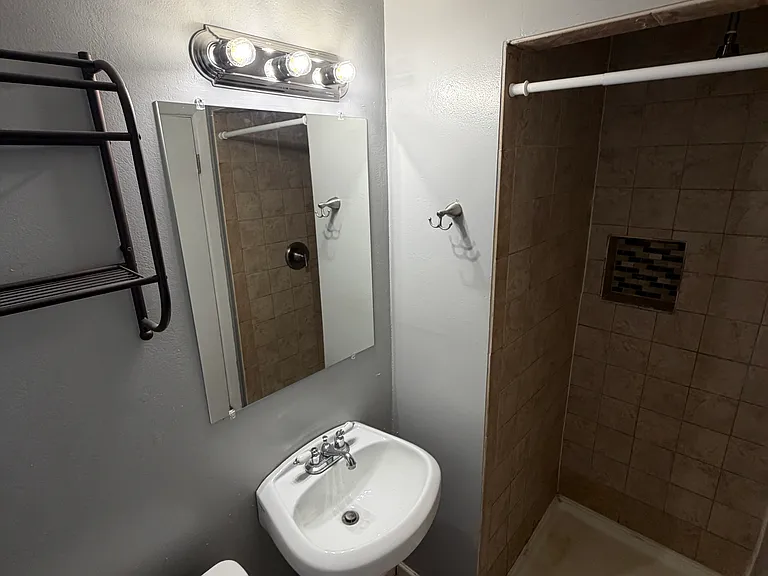 609 S Plains Park Dr — Photo 4