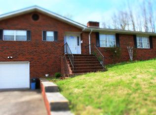 108 Center St, Manchester, KY 40962