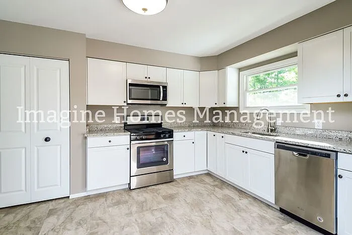 9421 Fairfield Dr — Photo 7