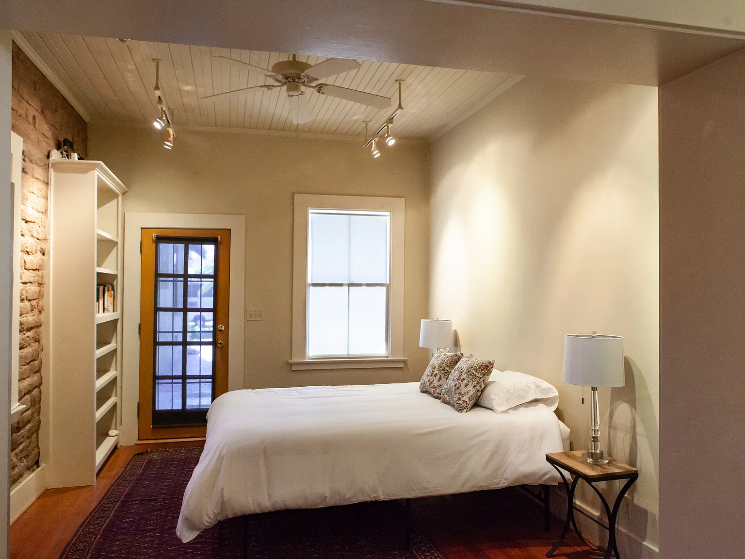Studio, 500 sqft, $850 — Photo 2