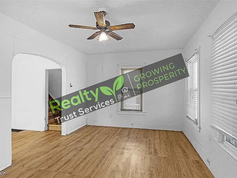 1260 E 113th St Cleveland OH 44108 - 1260 E 113th St Cleveland OH 44108 — Photo 3