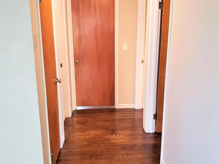 5107 Sheila Dr — Photo 8