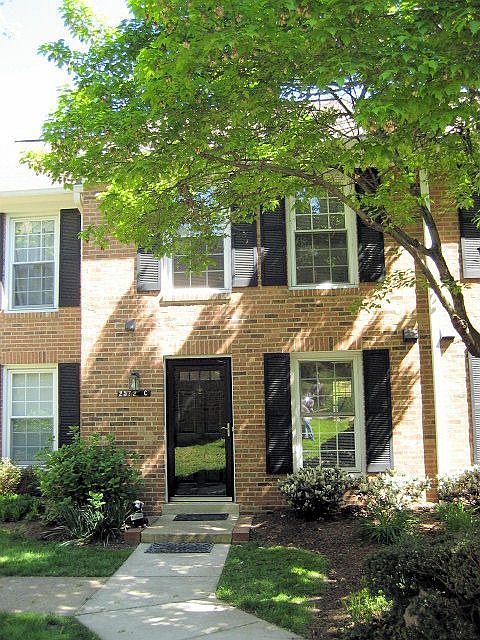 1st image of 2572-C S Arlington Mill Dr #3