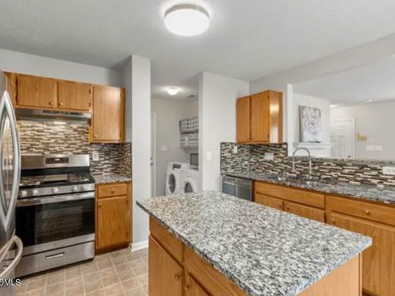 815 Homestead Park Dr — Photo 4