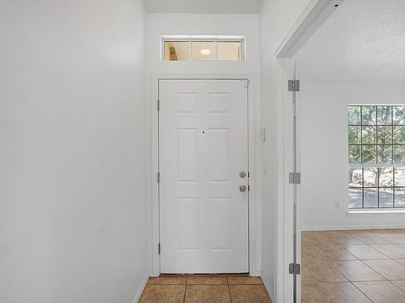 4th image of 23 Dogwood Ln