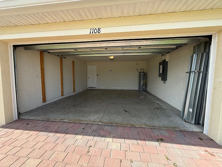 1108 NE 36th Ln — Photo 31