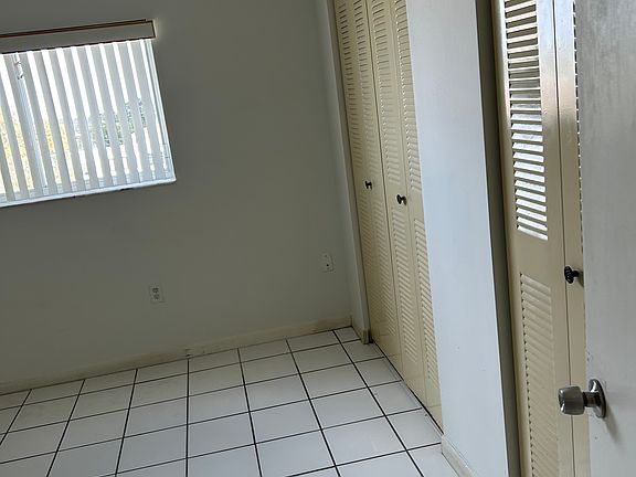 4th image of 600 NW 32nd Pl APT 405