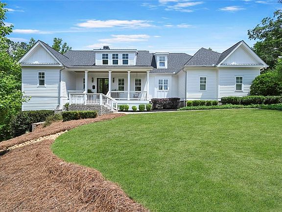 2nd image of 224 Goss Ln