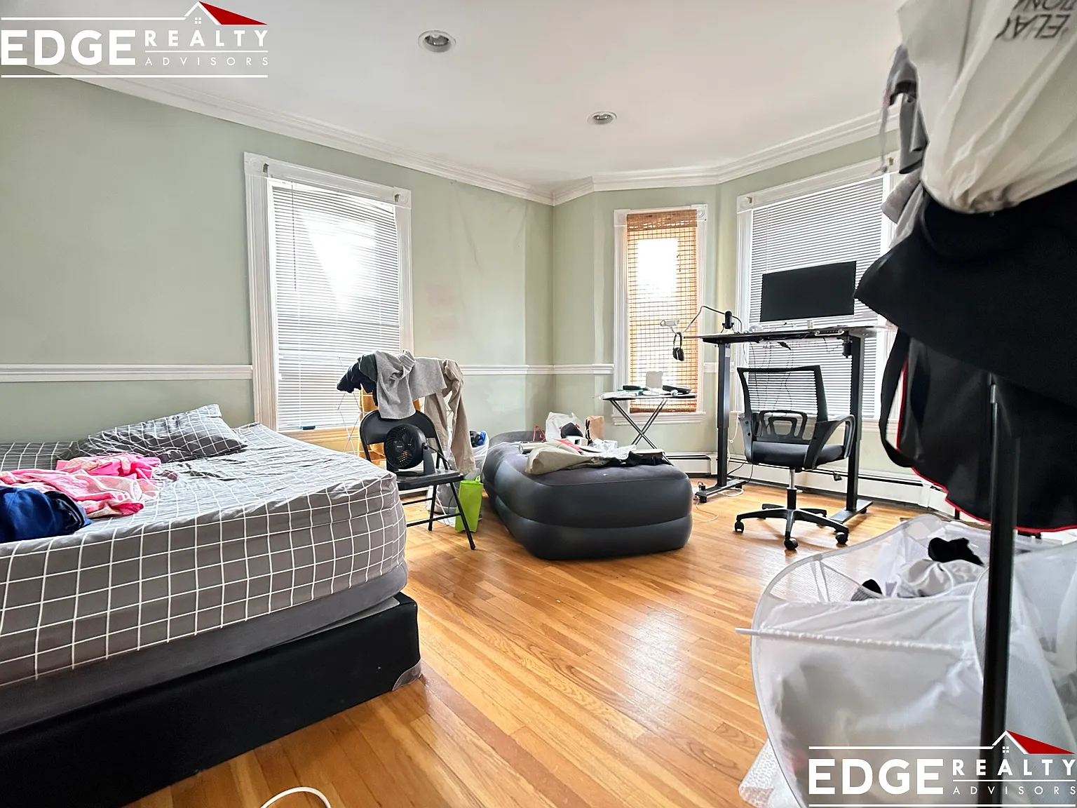 5 bed, 1900 sqft, $4,500 — Photo 3