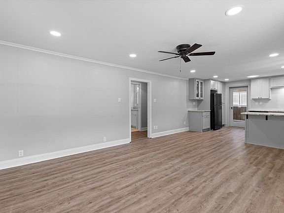 2nd image of 706 O'Grady Dr
