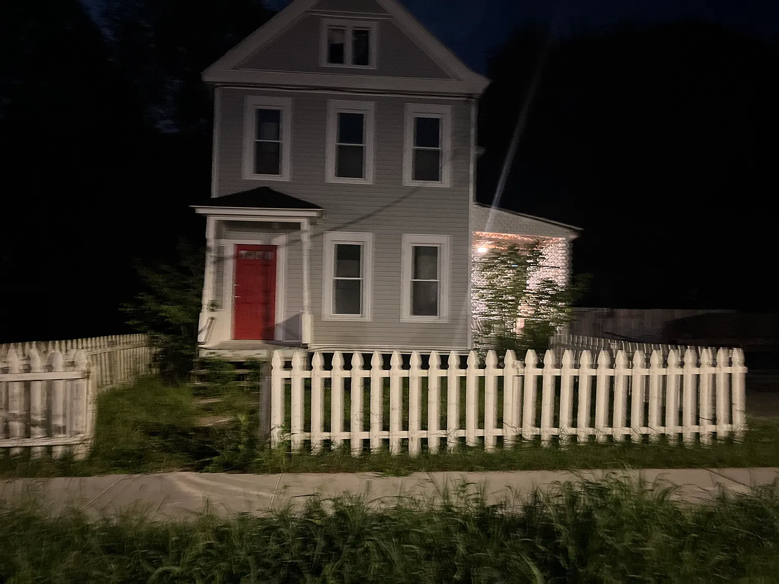 3 bed, 1100 sqft, $1,700 — Photo 1