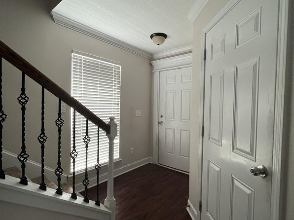 612 Amhearst Row