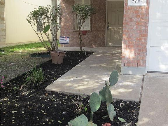 3rd image of 8710 Dittmar Oaks Dr