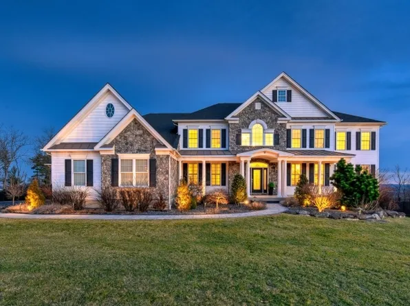 19 Donna Dr, Raritan Twp., NJ 08822