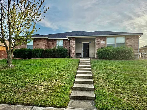 1217 Evergreen St Photo 1