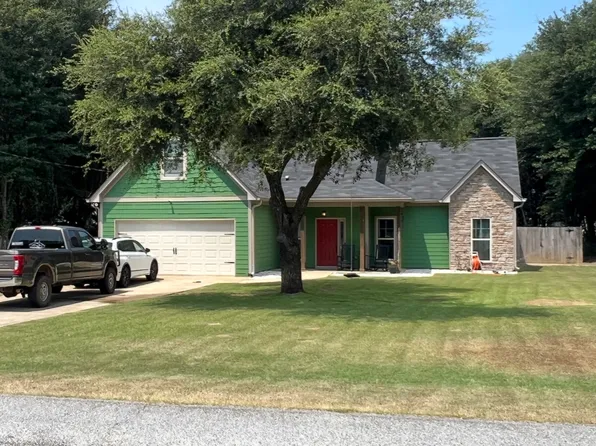 236 Owens Rd, Fort Mitchell, AL 36856