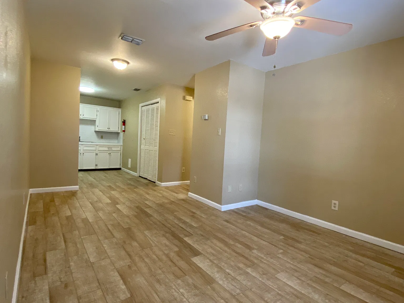 2 bed, 850 sqft, $700 — Photo 3