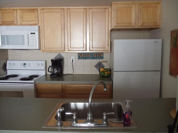 4th image of 133 Coco Plum Dr #2