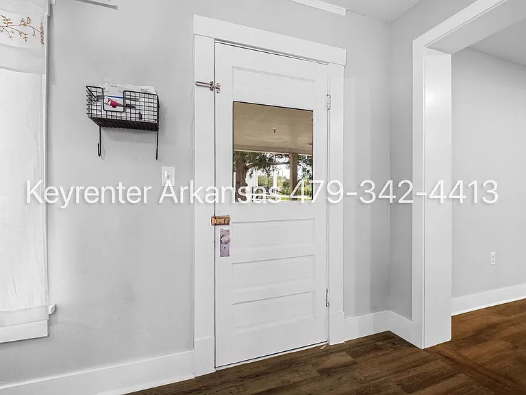 255 W Lawson St #2 — Photo 4