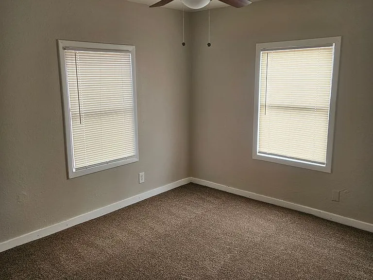 527 W Wilson Ave — Photo 13