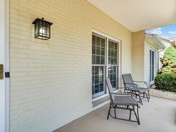 5th image of 1721 Mill Pond Dr
