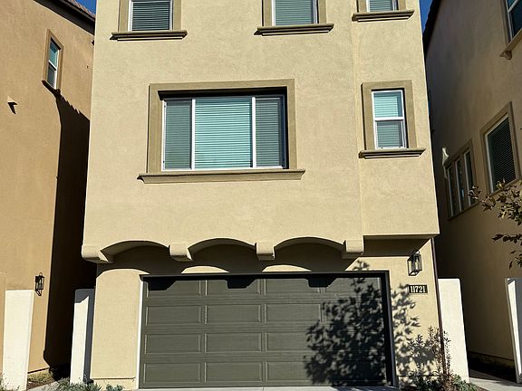 4th image of 11721 Rose Dr