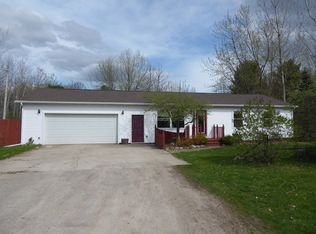 1580 N Nine Mile Rd, Sanford, MI 48657