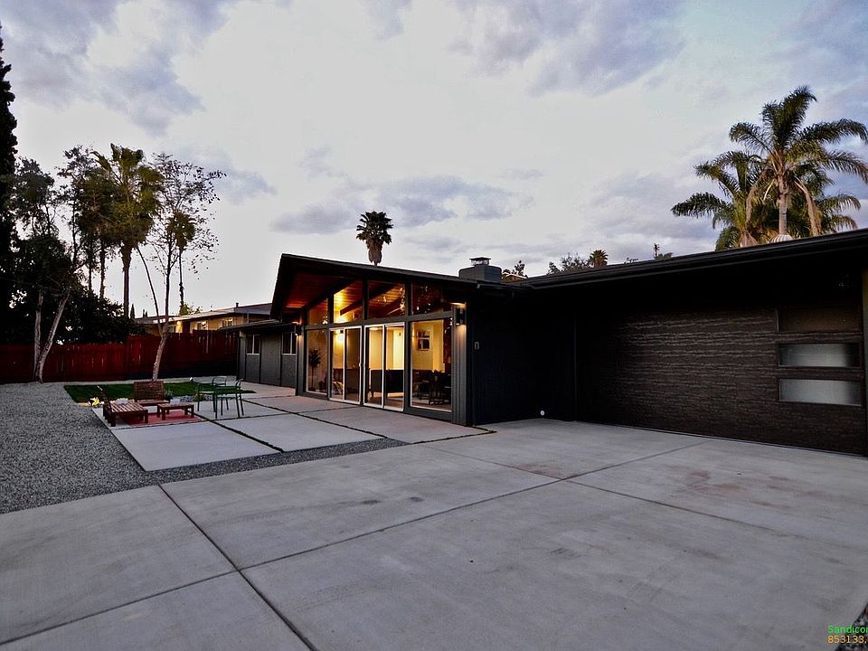 2nd image of 2016 Sunset Dr