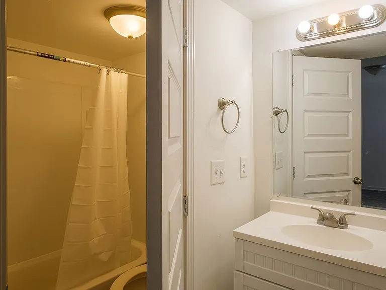 Golden Gate Townhomes — Photo 118