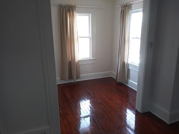 3rd image of 224 11th Ave N APT 3