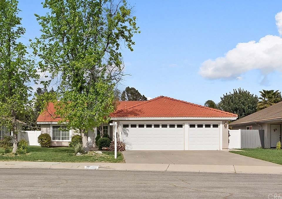 1st image of 39568 Firethorn Ct