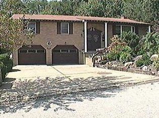204 Conrad Dr, Pittsburgh, PA