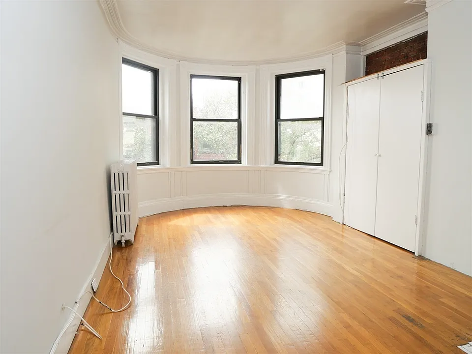 259 W Newton St #10