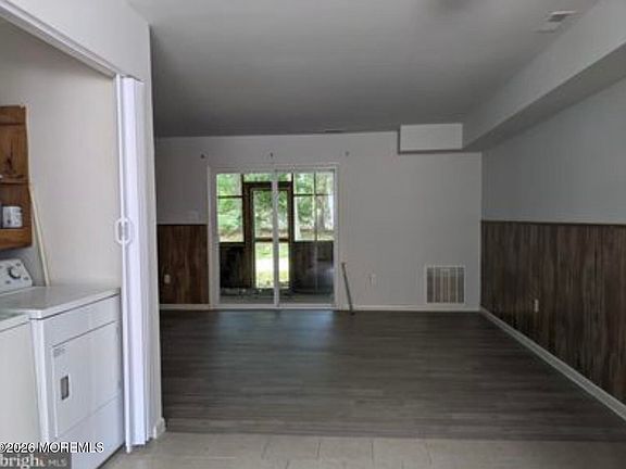 5th image of 87 Scotch Pine Drive