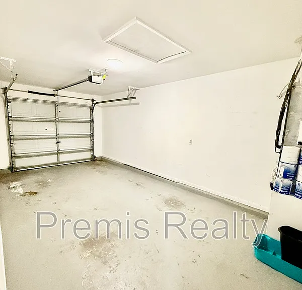 747 Brook St — Photo 26