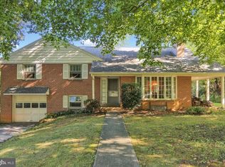 1515 Meadowlark Rd, Wyomissing, PA 19610