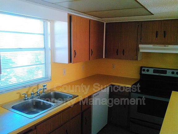 2nd image of 471 76th Ave N APT 4