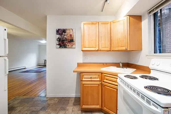 Rented by Mdrn Residential | media 6