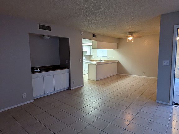 5th image of 6213 Ilanos Ln APT B