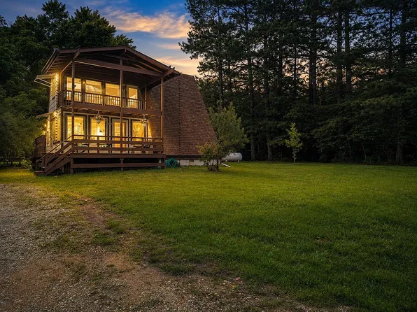 105 N Lake Dr, Horseshoe Bend, AR 72512