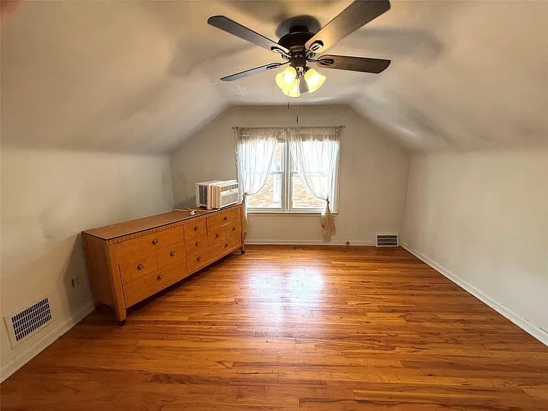 1746 N Denwood St — Photo 9