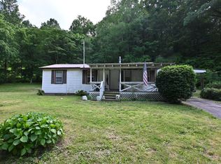 9097 Denton Rd, Linden, TN 37096