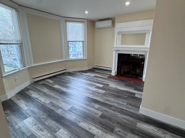 299 Quail St APT 5, Albany, NY 12208