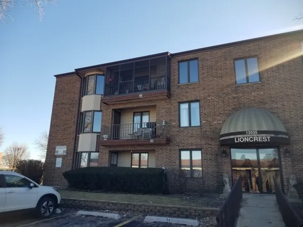 13535 Lamon Ave APT 111, Crestwood, IL 60418