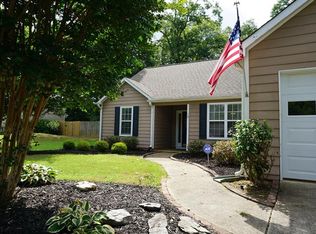 13 Maddox Rd, Acworth, GA 30102