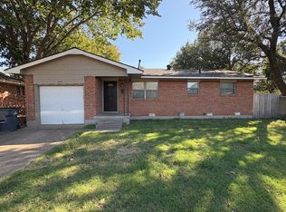 407 NW 53rd St, Lawton, OK 73505