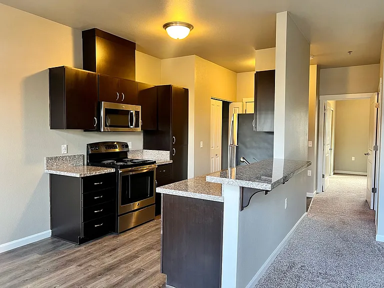 Encore Apartments — Photo 3