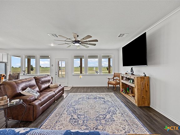 4th image of 240 Oil Field Rd