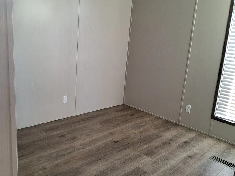 926 Lindsey St — Photo 3